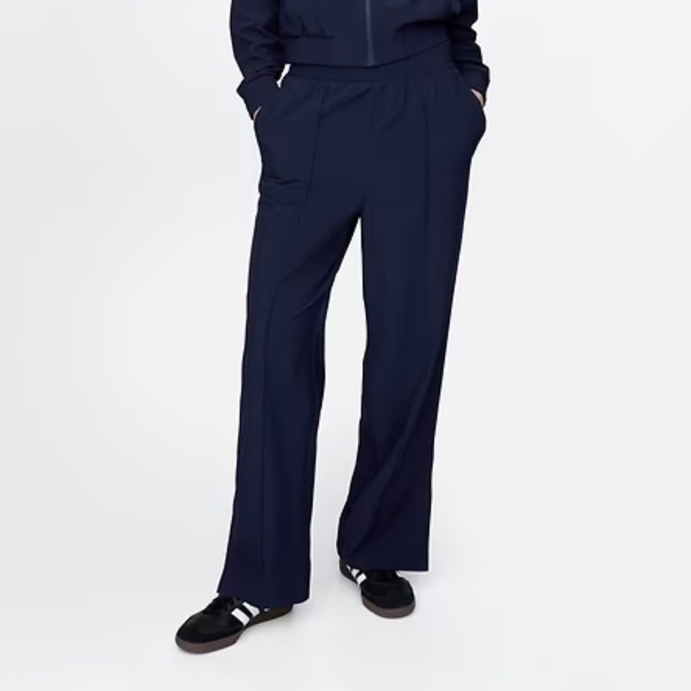 GapFit Tech High Rise Split-Hem Pants NWT